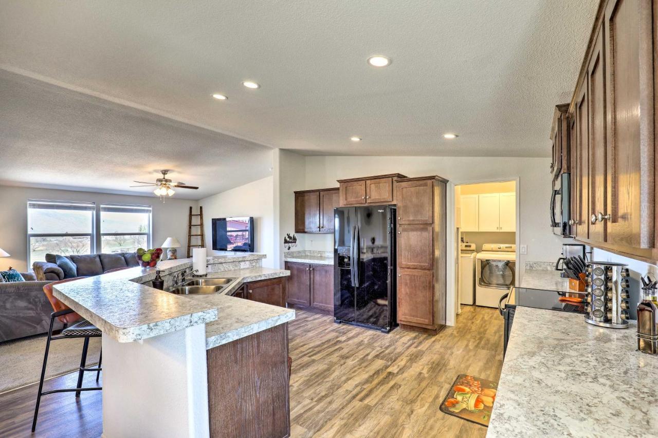 Desert Escape Off I-10 With Over 1 Enclosed Acre! Mescal Exteriör bild